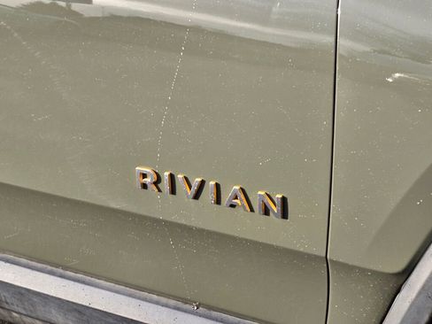Used 2023 Rivian R1S Launch Edition image 10