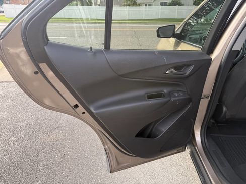 Used 2018 Chevrolet Equinox LT w/ LPO, Protection Package FWD image 14