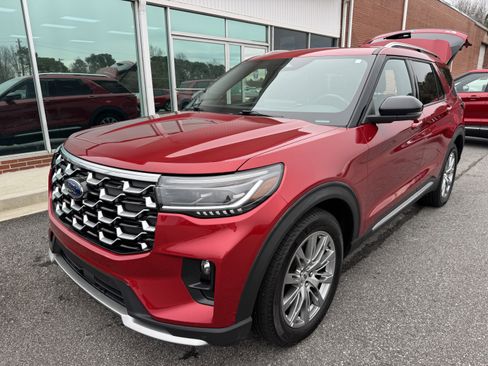 Used 2025 Ford Explorer Platinum image 5