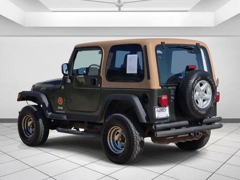 Used 2006 Jeep Wrangler X w/ Tire & Wheel Group (Ecco) AWD/4WD image 4
