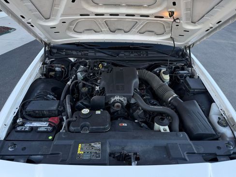 Used 2004 Ford Crown Victoria Police Interceptor image 32