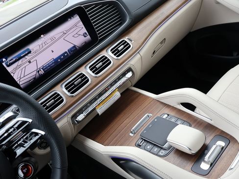 New 2026 Mercedes-Benz GLE 63 AMG S image 22