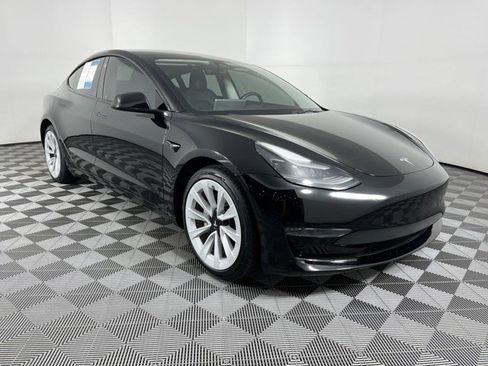 Used 2023 Tesla Model 3 Standard Range RWD image 2