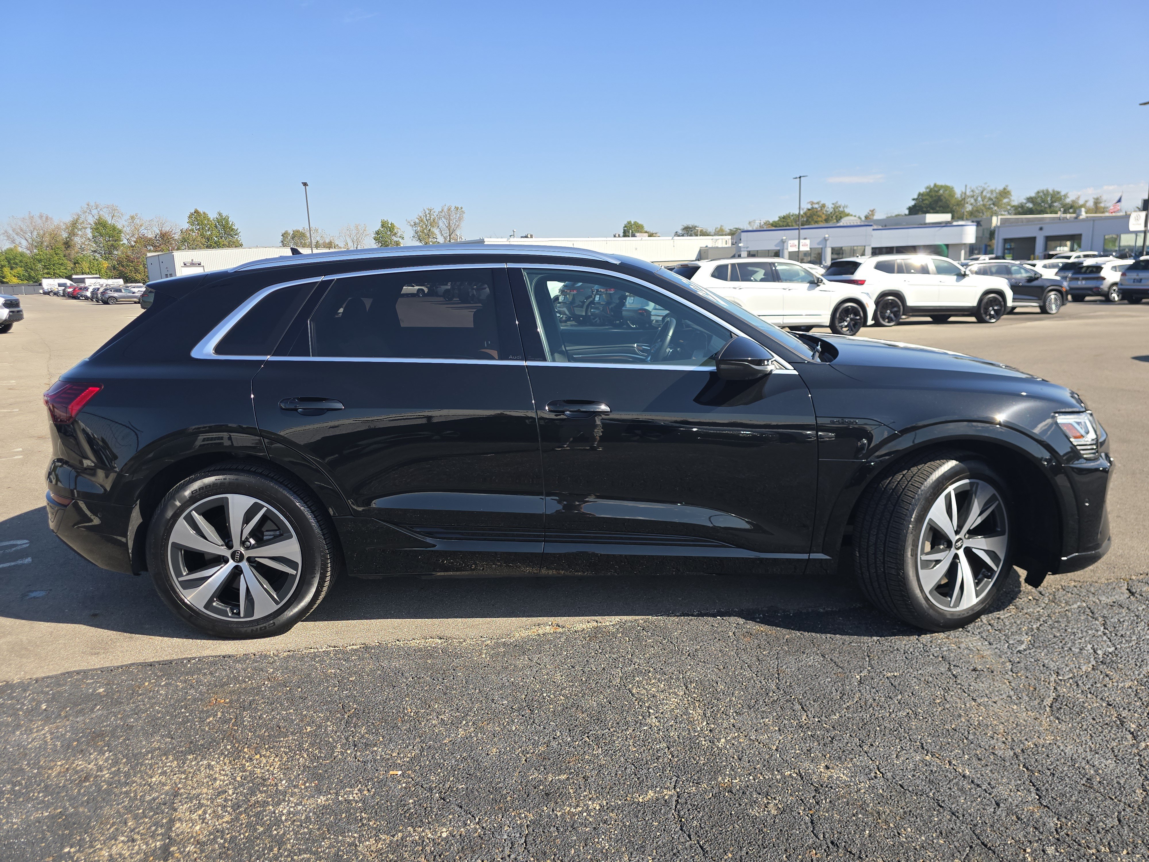 Used 2024 Audi Q8 e-tron Premium Plus AWD/4WD image 8