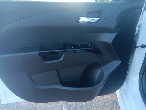 Used 2017 Chevrolet Sonic LT image 21