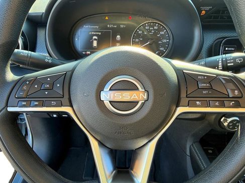 Used 2023 Nissan Kicks SV image 15