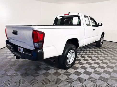 Certified 2018 Toyota Tacoma SR image 20