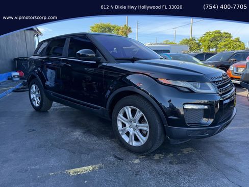 Used 2019 Land Rover Range Rover Evoque SE Premium image 3