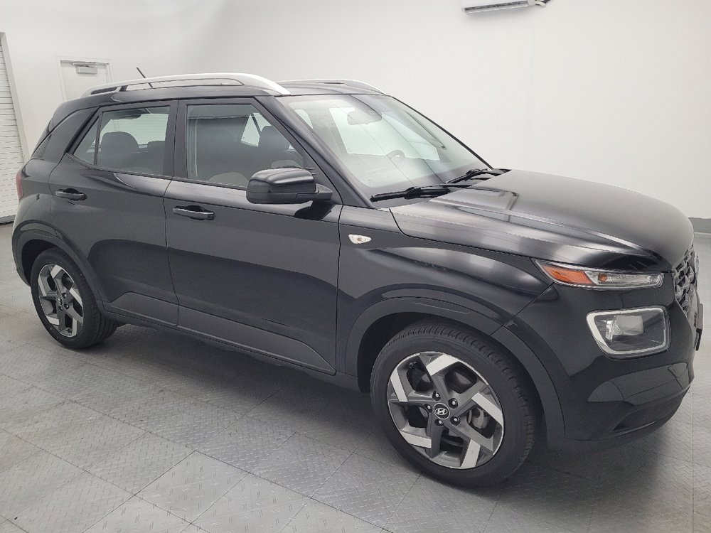 Used 2023 Hyundai Venue SEL FWD image 11