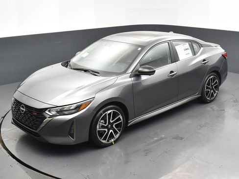 New 2025 Nissan Sentra SR w/ SR Premium Package image 27