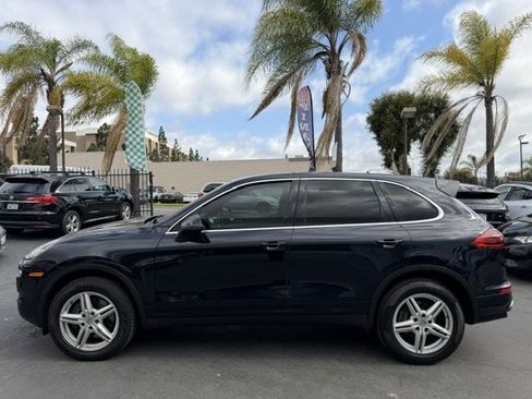 Used 2017 Porsche Cayenne w/ Premium Plus Package AWD/4WD image 6