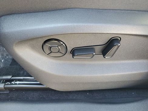 New 2026 Volkswagen Tiguan SE R-Line image 19