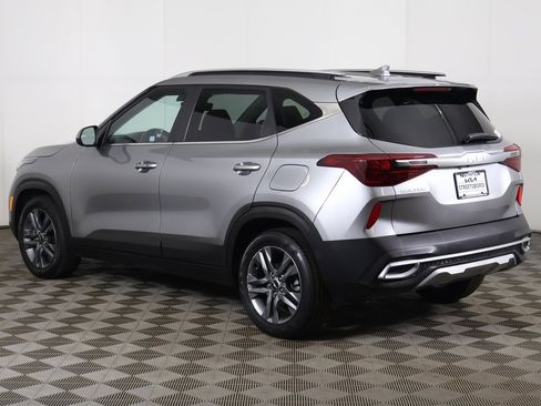 Used 2023 Kia Seltos S w/ Navigation Package image 8