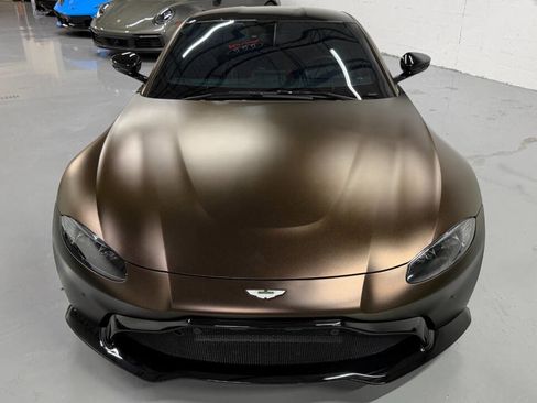 Used 2021 Aston Martin V8 Vantage Base 2dr Coupe image 27