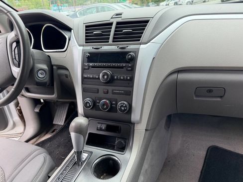 Used 2012 Chevrolet Traverse LS FWD image 18