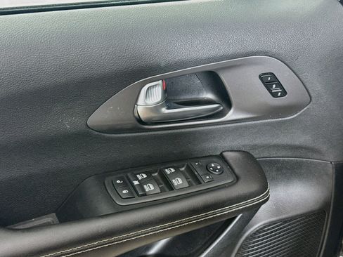 Used 2026 Chrysler Pacifica Select FWD image 24