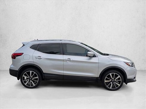 Used 2017 Nissan Rogue Sport SL FWD image 4