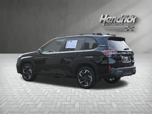 Used 2025 Subaru Forester Limited image 7