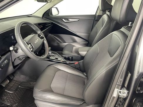 Certified 2024 Kia Niro EX FWD image 2