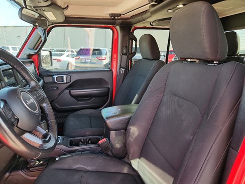 Used 2021 Jeep Gladiator Sport image 12