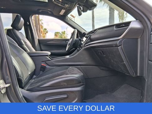 Used 2024 Jeep Grand Cherokee L Altitude RWD image 16