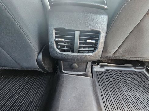 Used 2018 Ford Fusion SE w/ Fusion SE Technology Package FWD image 16