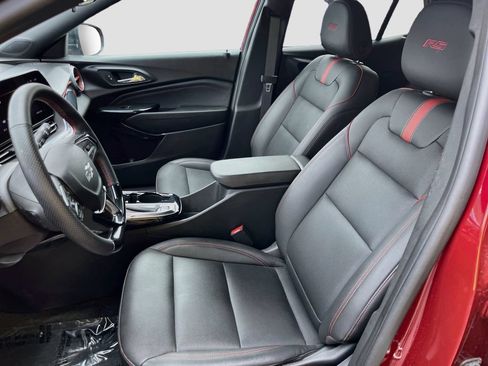 Used 2025 Chevrolet Trax RS FWD image 20
