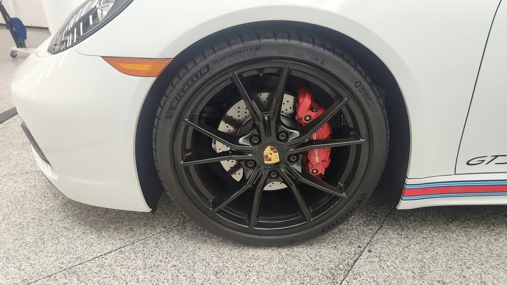 Used 2018 Porsche 718 Cayman GTS RWD image 16