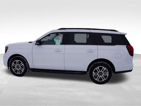 New 2026 Ford Expedition Active image 7