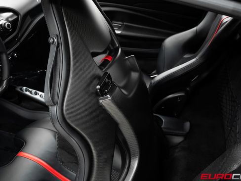 Used 2022 Ferrari F8 Tributo RWD image 41