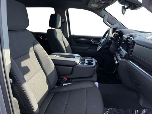 Certified 2025 GMC Sierra 1500 Elevation image 17