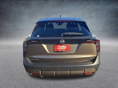 Used 2025 Nissan Kicks SV AWD/4WD image 5