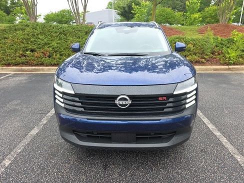 Used 2025 Nissan Kicks SR w/ SR Premium Package FWD image 2