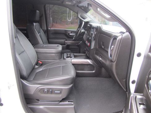 Used 2022 Chevrolet Silverado 3500 LTZ w/ LTZ Convenience Package image 12