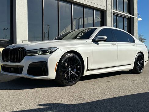 Used 2020 BMW 750i xDrive w/ Executive Package image 5
