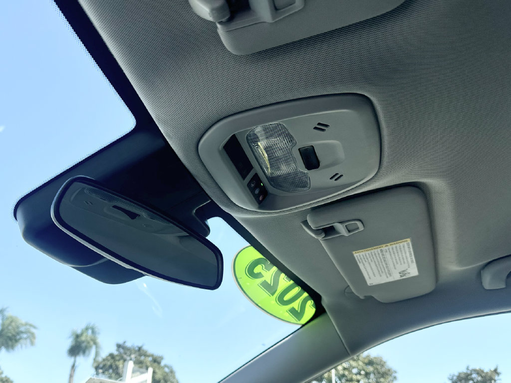 Used 2025 Chevrolet Trax LT FWD image 16