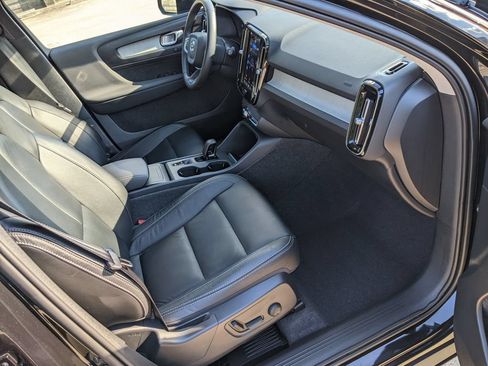 Certified 2023 Volvo XC40 B5 Core w/ Convenience Package AWD/4WD image 21