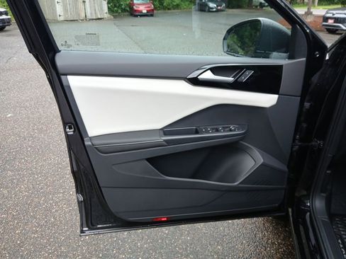 New 2025 Volkswagen Taos S image 10