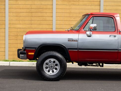 Used 1991 Dodge D/W Truck 250 image 8