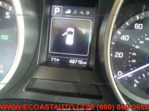 Used 2018 Hyundai Santa Fe Sport image 9