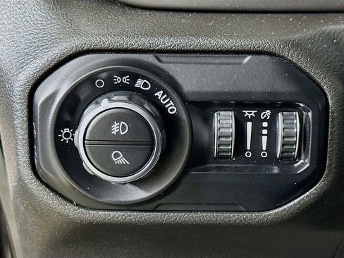 Used 2022 Jeep Gladiator Sport image 12