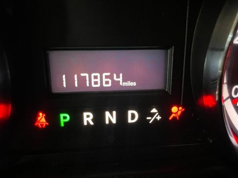 Used 2016 Dodge Grand Caravan SXT image 11