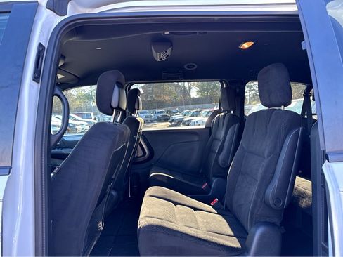 Used 2015 Dodge Grand Caravan SXT w/ Blacktop Package image 11
