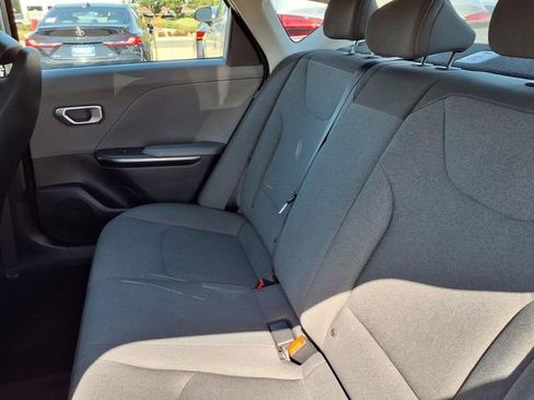 Used 2025 Kia K4 FWD image 23