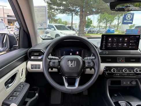 Certified 2026 Honda Pilot Touring image 4