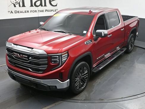 Used 2024 GMC Sierra 1500 SLT w/ SLT Premium Plus Package AWD/4WD image 43