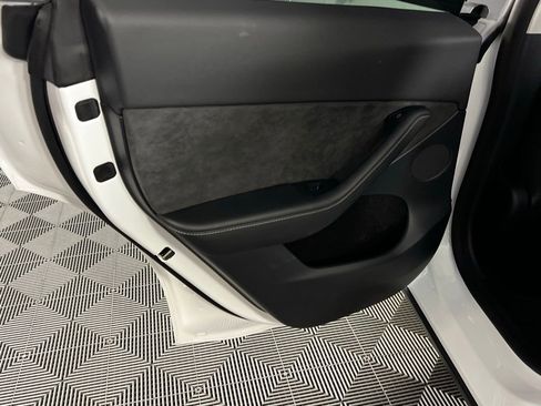 Used 2023 Tesla Model Y Long Range image 25