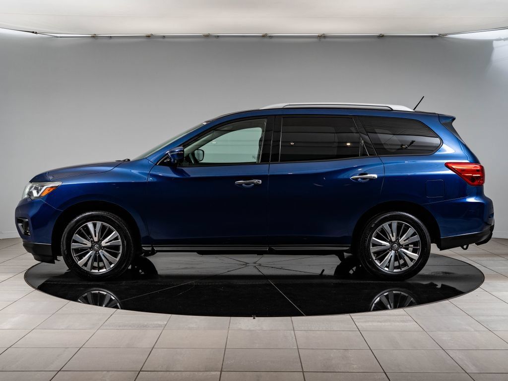 Used 2018 Nissan Pathfinder SL FWD image 5
