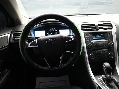Used 2016 Ford Fusion SE AWD/4WD image 13