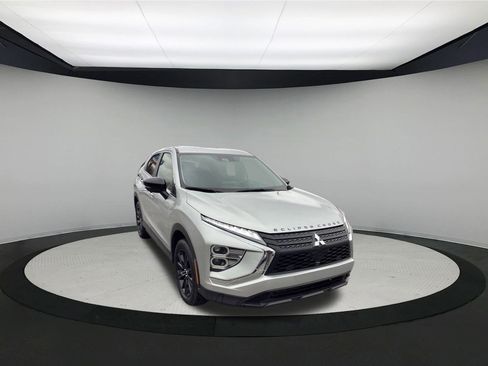 Used 2024 Mitsubishi Eclipse Cross LE image 2